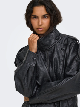 CAZADORA POLIPIEL NEGRA ONLY