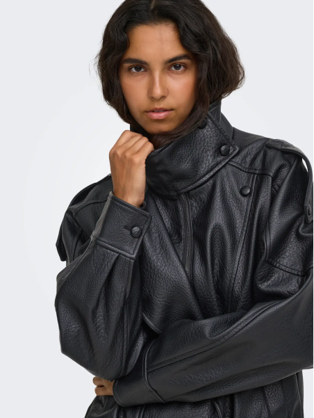 CAZADORA POLIPIEL NEGRA ONLY