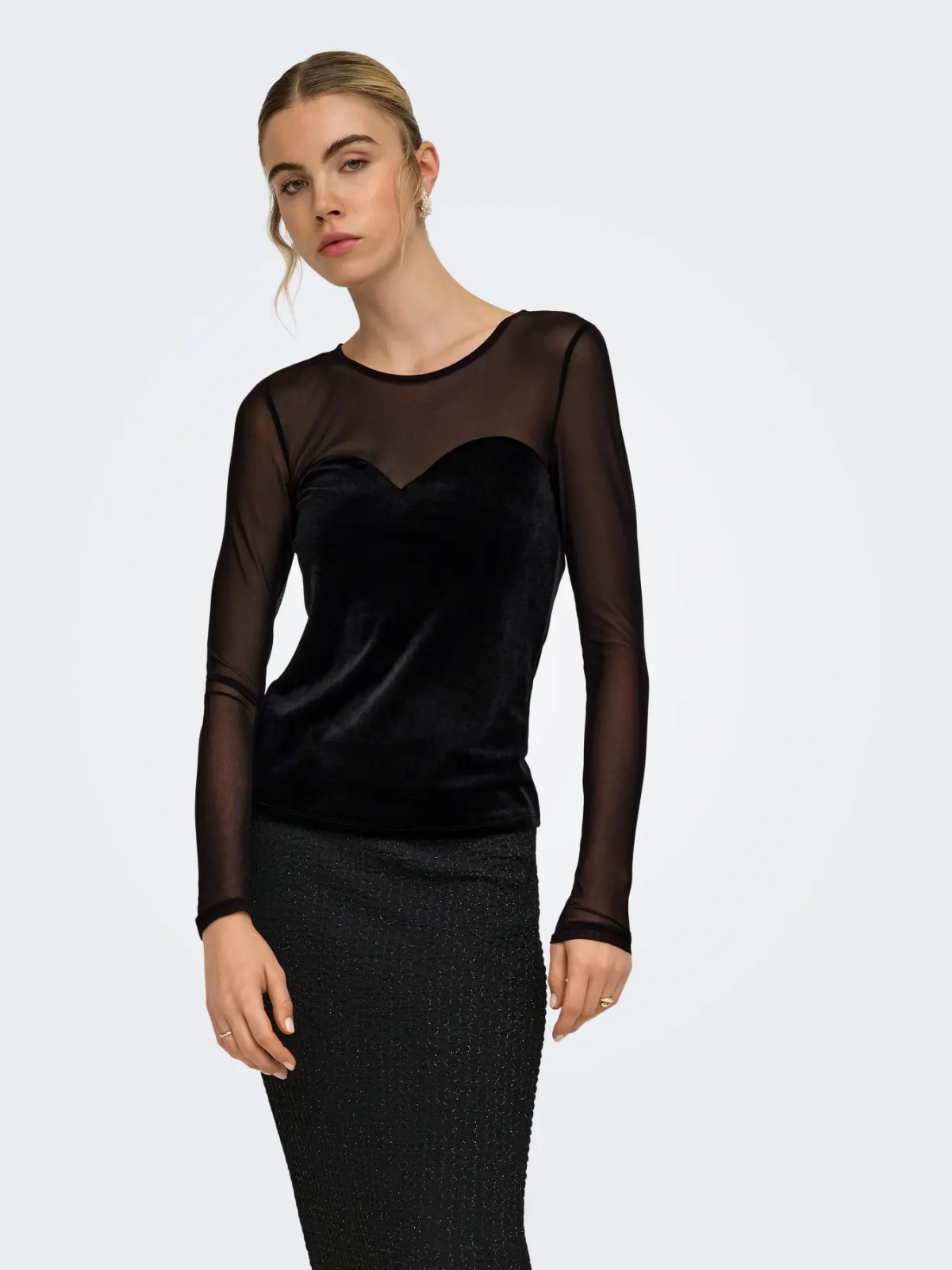 CAMISETA TERCIOPELO NEGRA