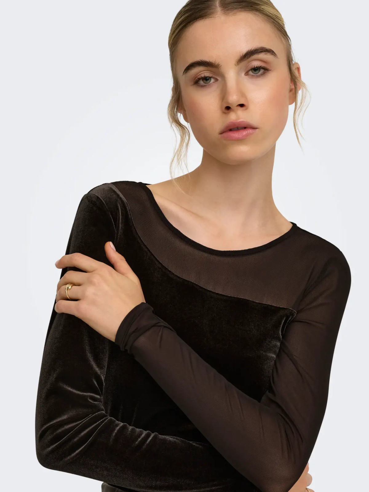 CAMISETA TERCIPELO MARRON
