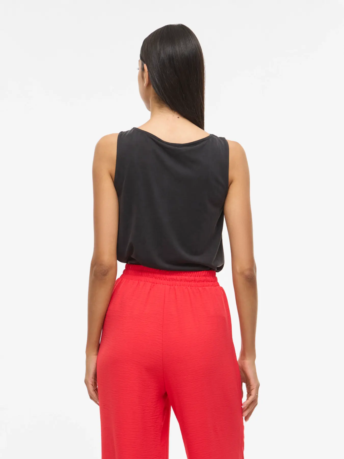 CAMISETA SIN MANGAS NEGRA