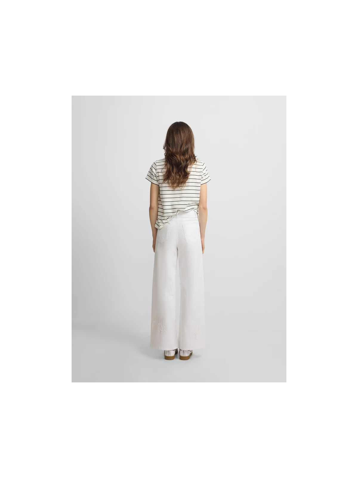 PANTALON CRUDO BORDADOS FLORES