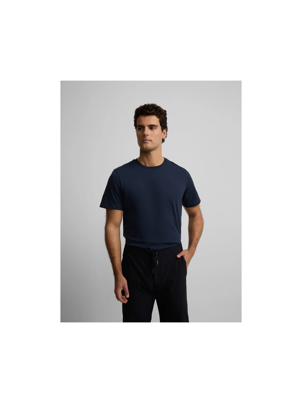 CAMISETA AZUL MARINO MINILOGO SILBON