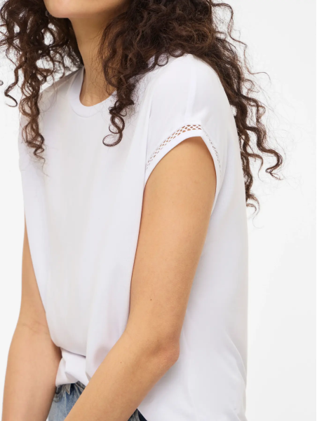 CAMISETA BLANCA DETALLE MANGA