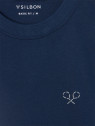 CAMISETA RAQUETAS LETTERING AZUL MARINO SILBON