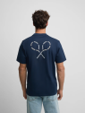 CAMISETA RAQUETAS LETTERING AZUL MARINO SILBON