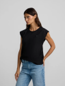 CAMISETA TACHUELAS NEGRA