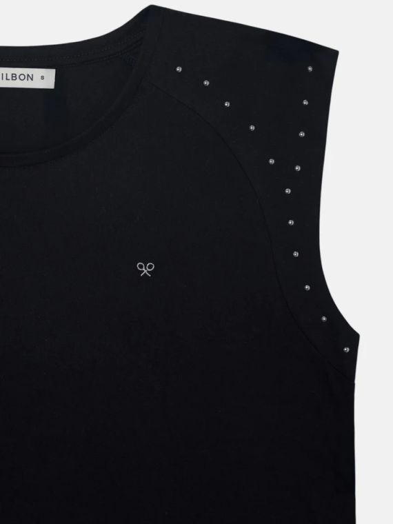 CAMISETA TACHUELAS NEGRA