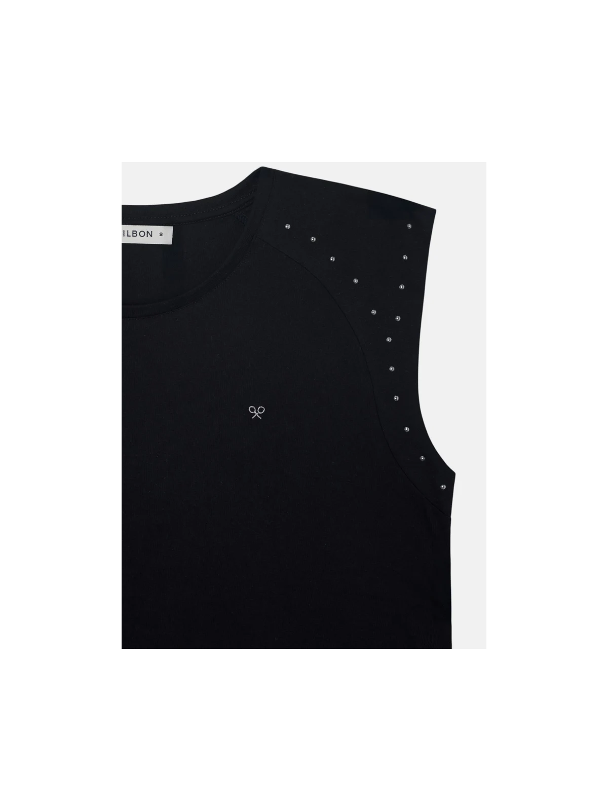 CAMISETA TACHUELAS NEGRA