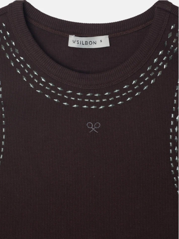 CAMISETA TACHUELAS MARRON
